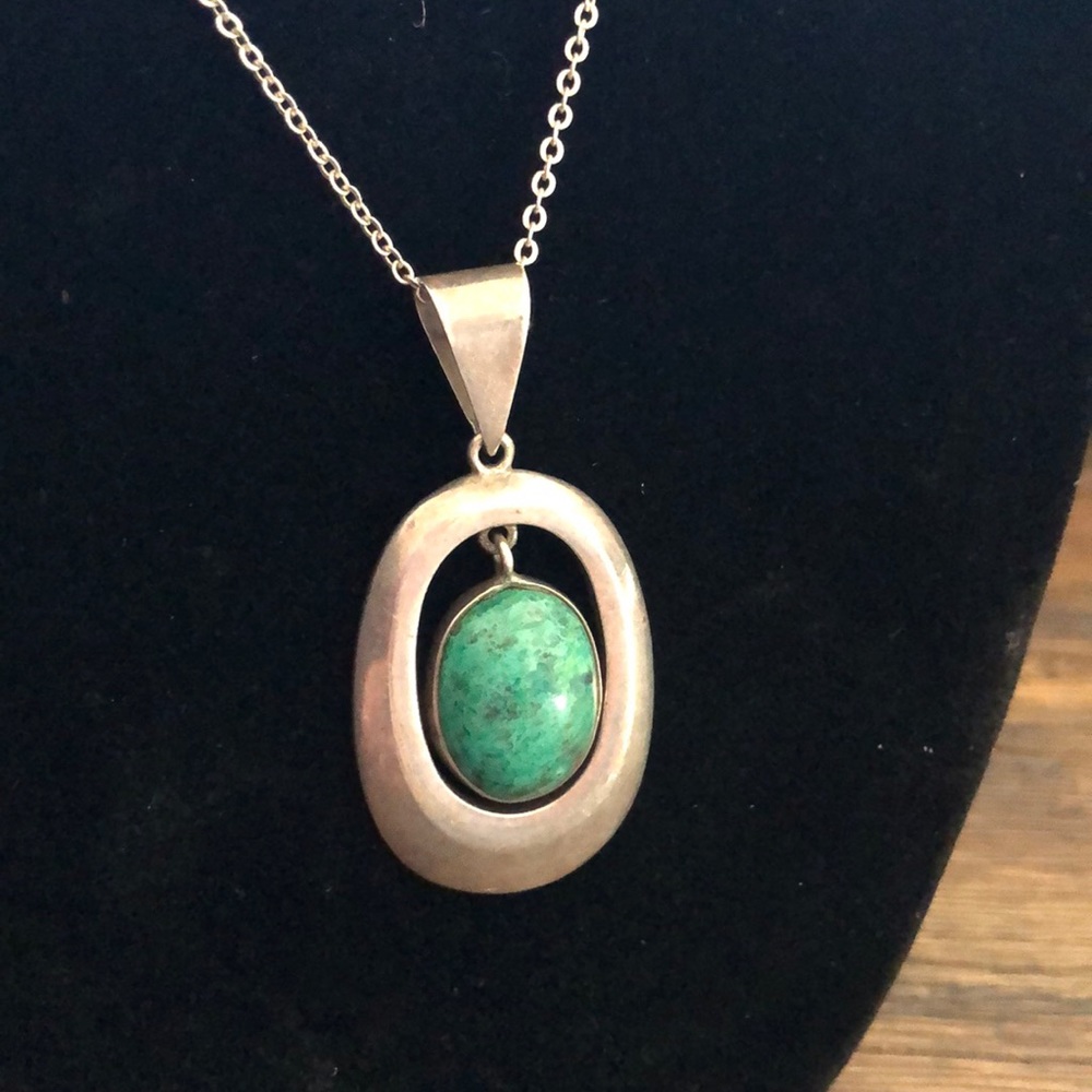 Silver chained Necklace with Green Marble Center